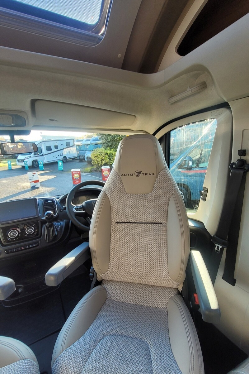 24256F2 11 Autotrail Imala615 SMB90537