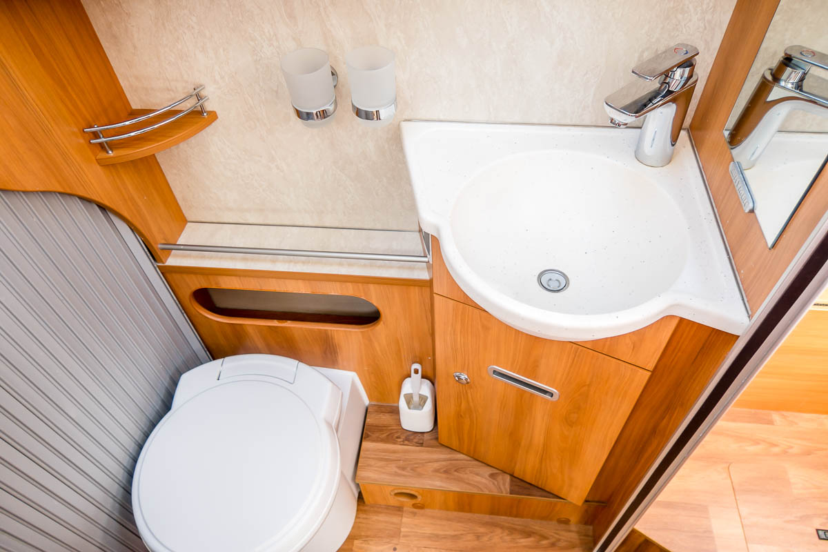 746F5A 28 2016 Hymer T698CL WX66AYT