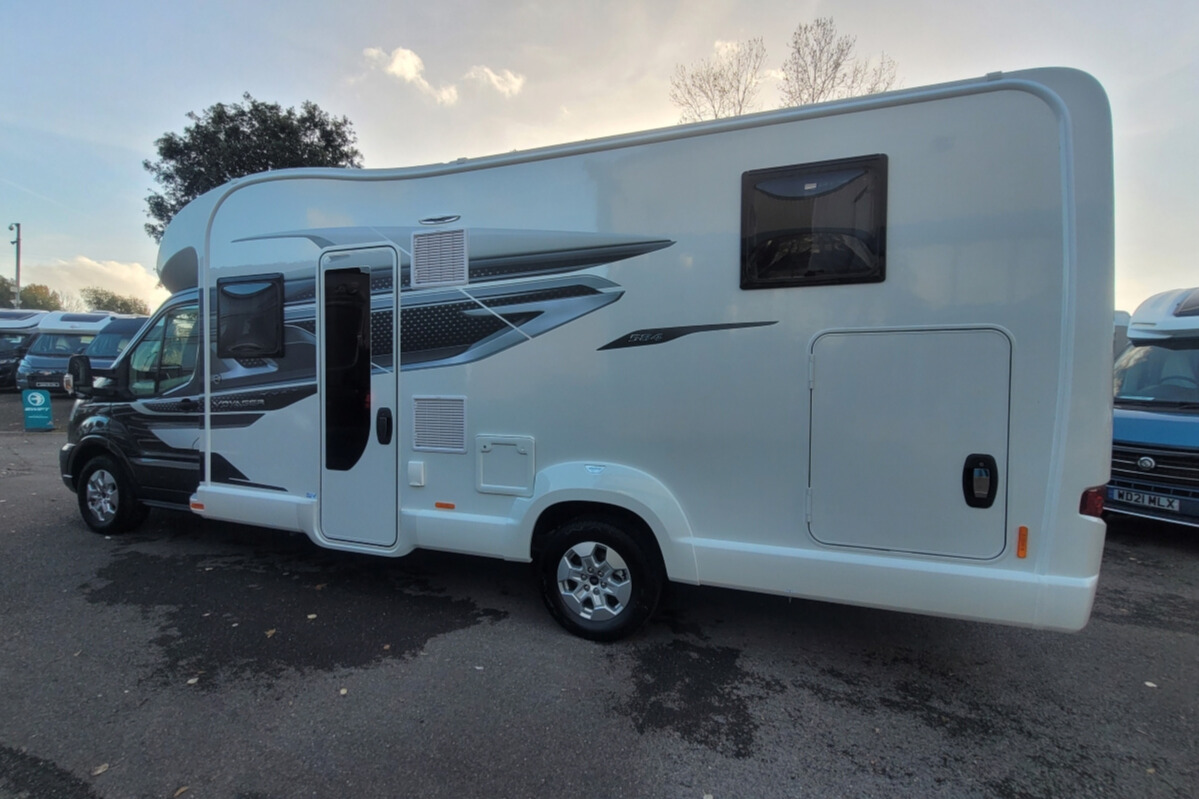 75D3F2 05 Swift Voyager584 SG39870