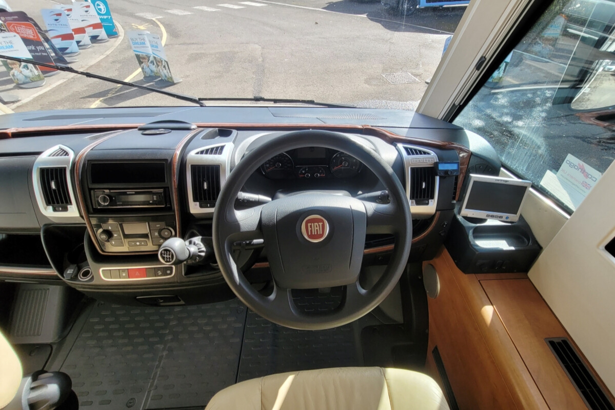 77547E 06 Carthago ChicCLineXL5.8 YN15BCO
