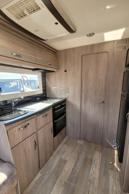 2C8FB3A 15 Autosleeper BurfordDuo CU23AHD