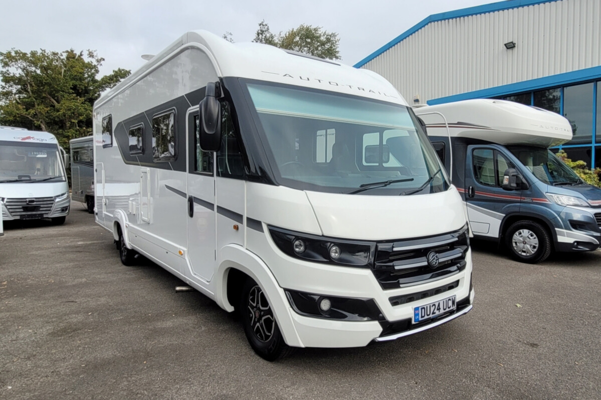 26D857A 01 Autotrail GF80 DU24UCW