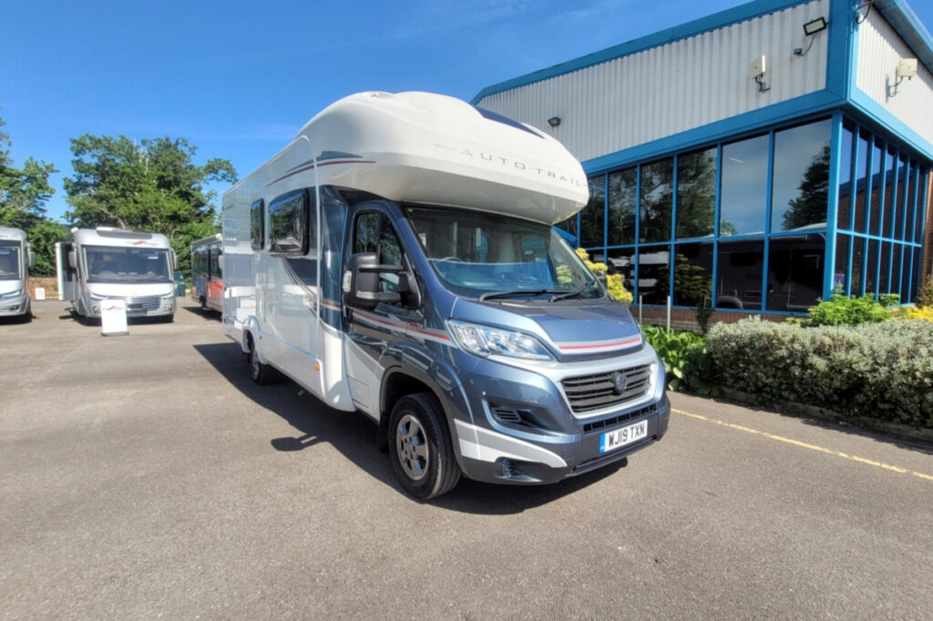 2C3988A_01-Autotrail-TributeT736G-WJ19TXN.jpg