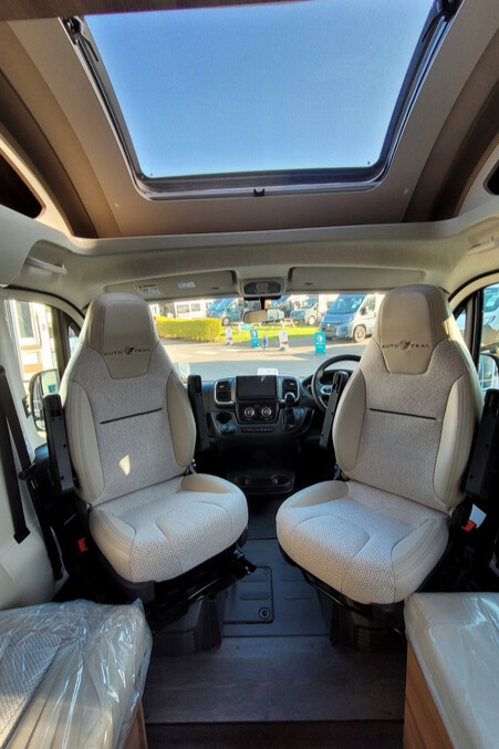 2BA1112 11 Autotrail Imala736G SMC21447