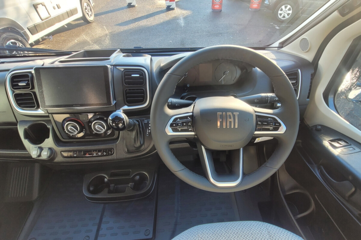 24256F2 10 Autotrail Imala615 SMB90537