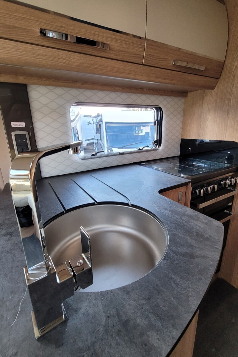 2A1F352 18 Autotrail Comanche WG25MFP