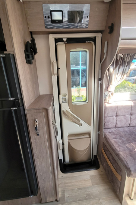 2C8FB3A 14 Autosleeper BurfordDuo CU23AHD