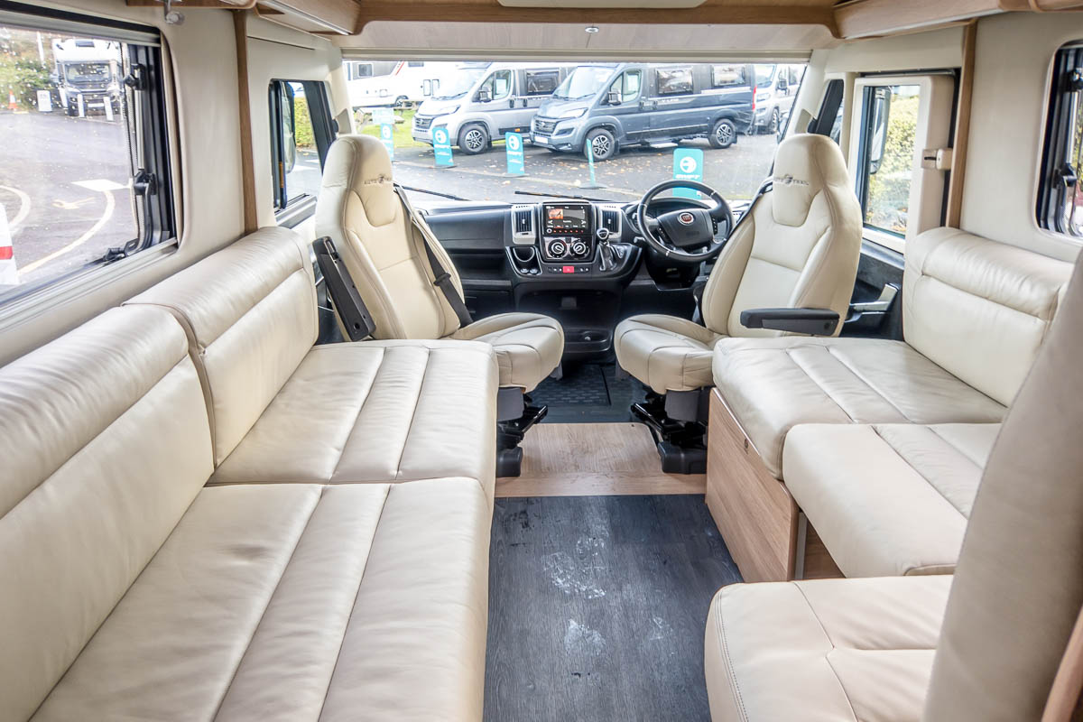 71C42E 10 2021 Autotrail GF88 VU71OCX
