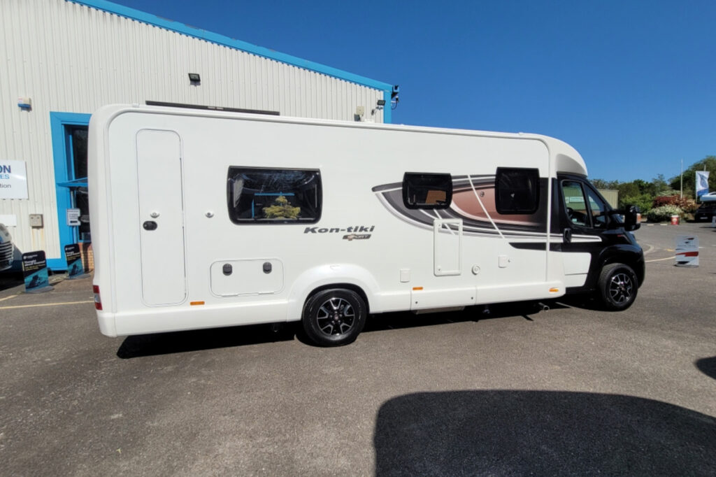 77E9E2 03 Swift KontikiSport574 DX70CPV