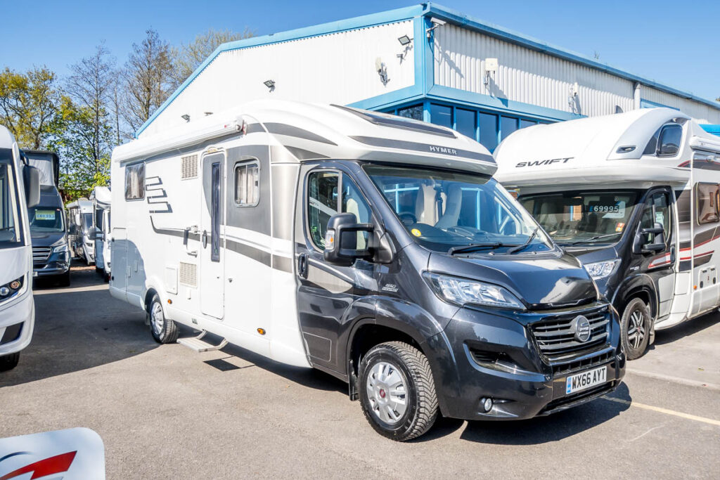 746F5A_01-2016-hymer-T698CL-WX66AYT.jpg