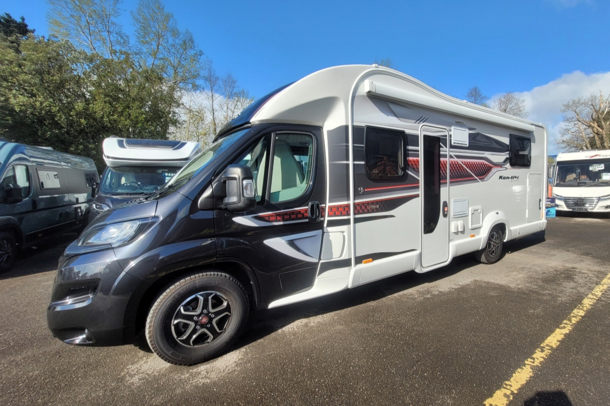 77579A 06 Swift Kontiki794 WD24VBC