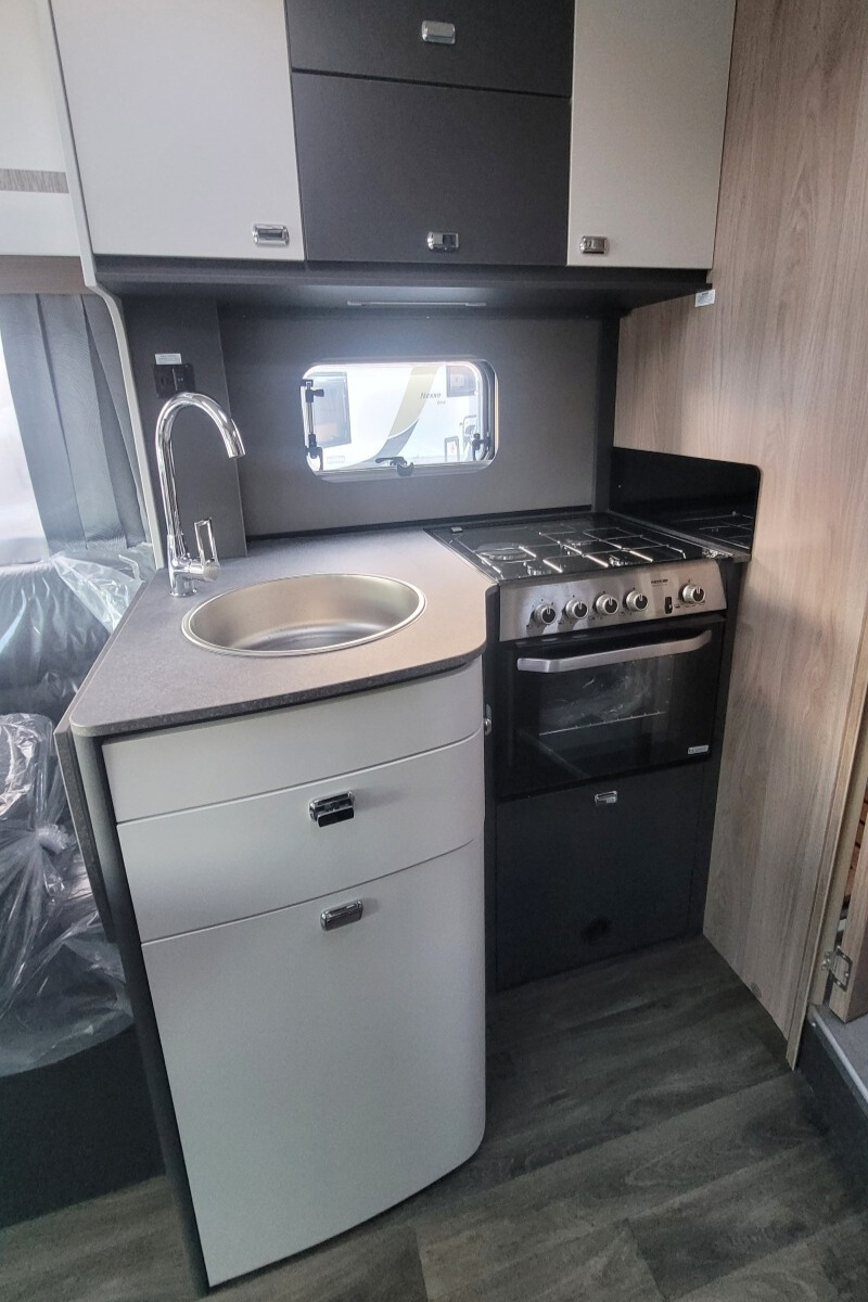 75D3F2 19 Swift Voyager584 SG39870