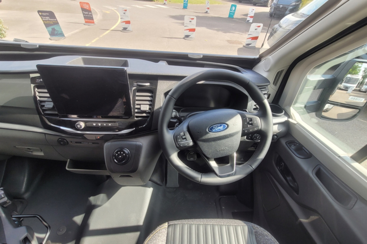 75D3AA 08 Swift Trekker594 RDSE86766