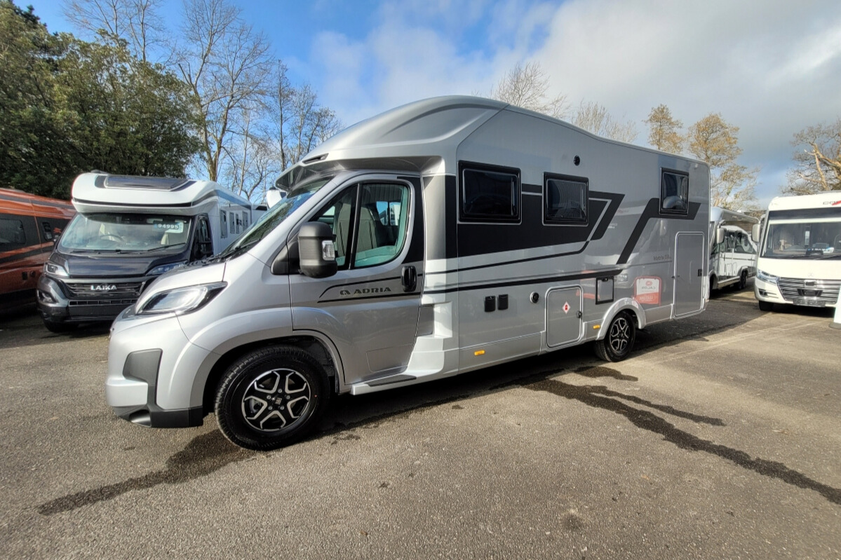 76B37E 06 Adria MatrixSupreme670DL TMC33757