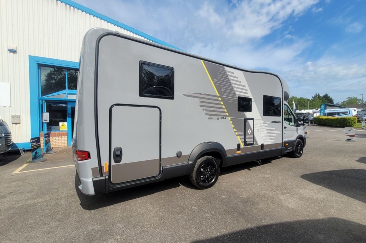75D3AA 04 Swift Trekker594 RDSE86766