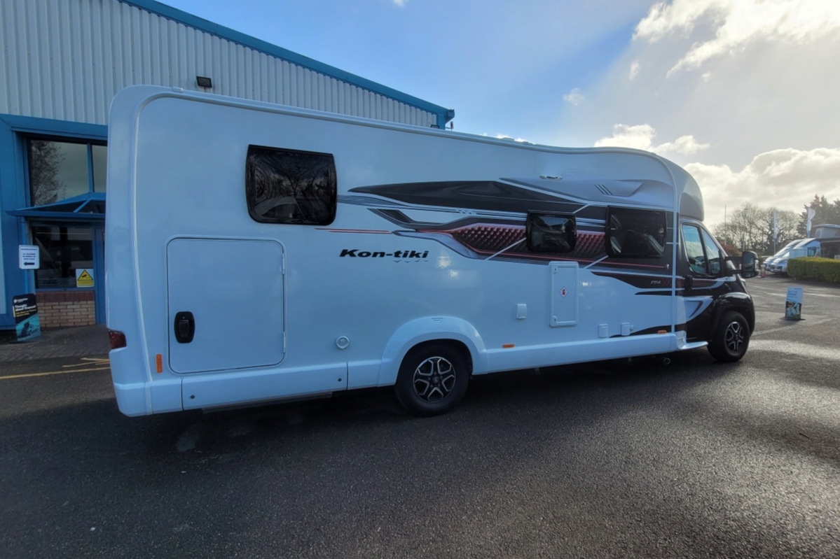 77579A 04 Swift Kontiki794 WD24VBC