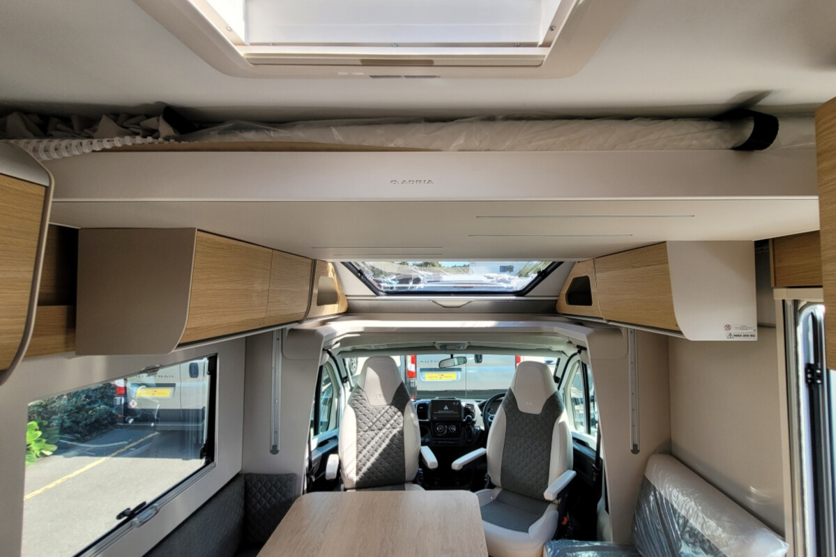 73CA7A 18 Adria Matrix670SL60th SMB08066