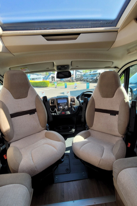 77E9E2 08 Swift KontikiSport574 DX70CPV