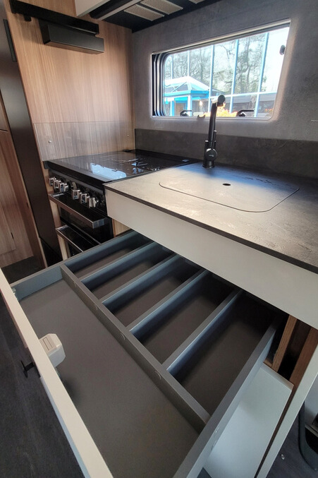 2BA1112 24 Autotrail Imala736G SMC21447