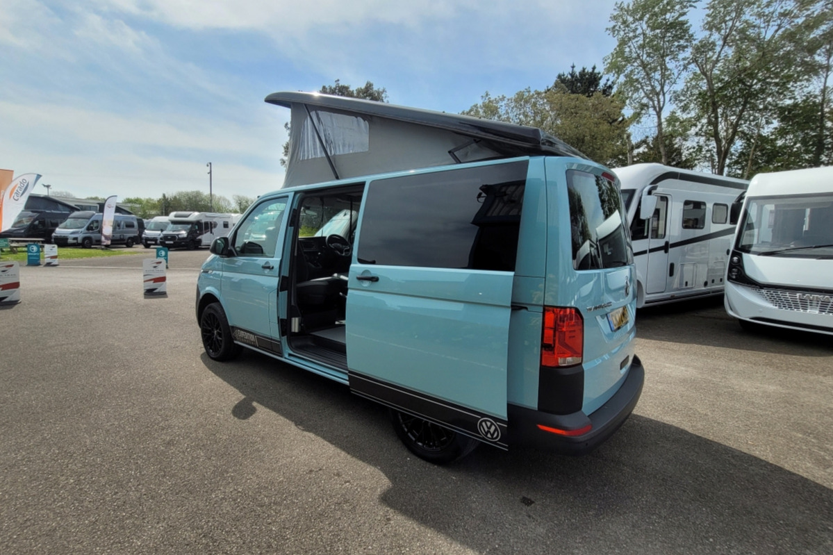 781222 05 Volkswagen ExpeditionCamper CK72NGJ