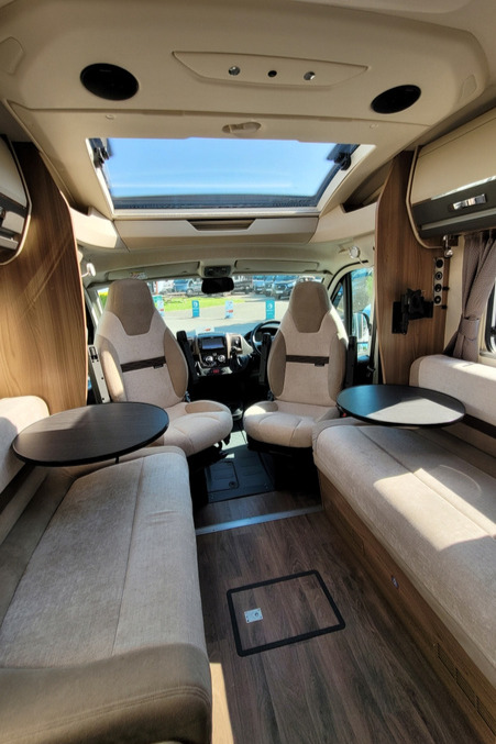 77E9E2 11 Swift KontikiSport574 DX70CPV