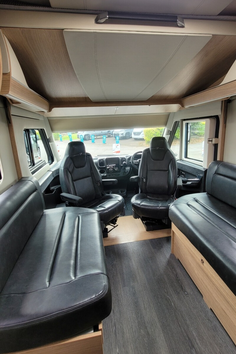 26D857A 12 Autotrail GF80 DU24UCW