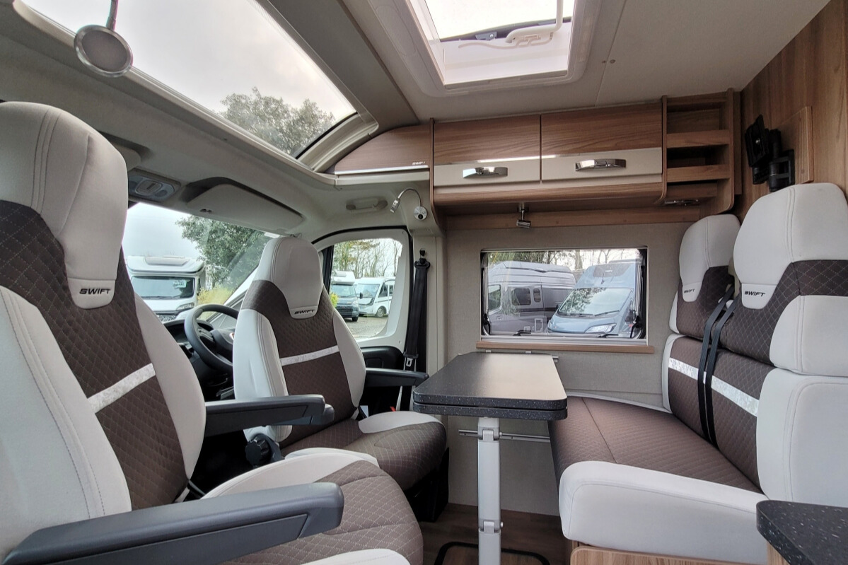 76C31A 13 Swift Select164 WJ23XSX