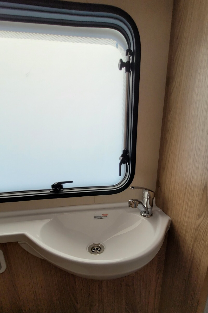1E9757A 32 Autotrail Imala736G R2Z65802