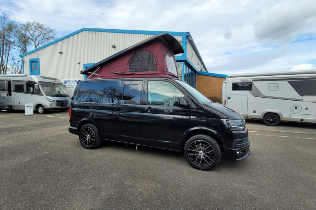 77B7D2 02 Volkswagen TransporterT28 GL18LRY