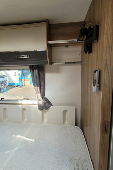 781F72 22 Swift KontikiSport584 VU21YGH