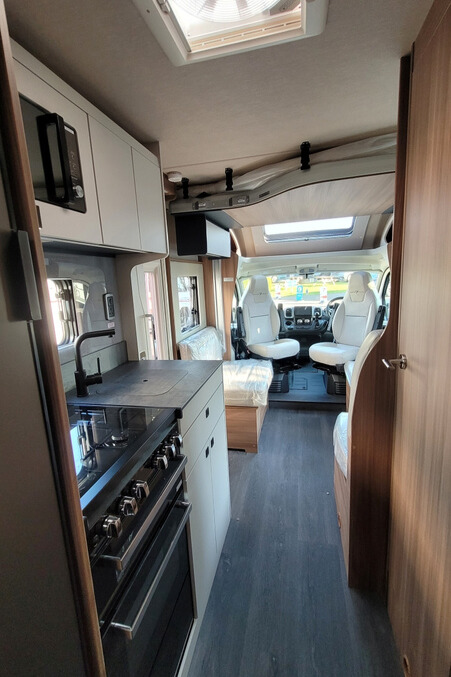 2BA1112 17 Autotrail Imala736G SMC21447