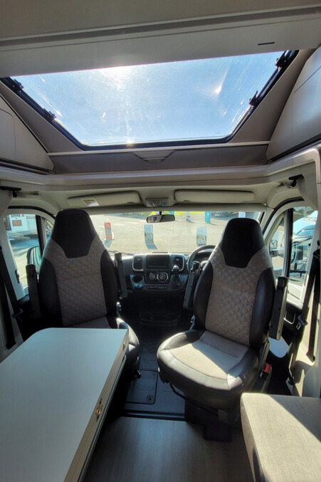 2B2DD42 07 Adria MatrixSupreme670DL WD24XRR