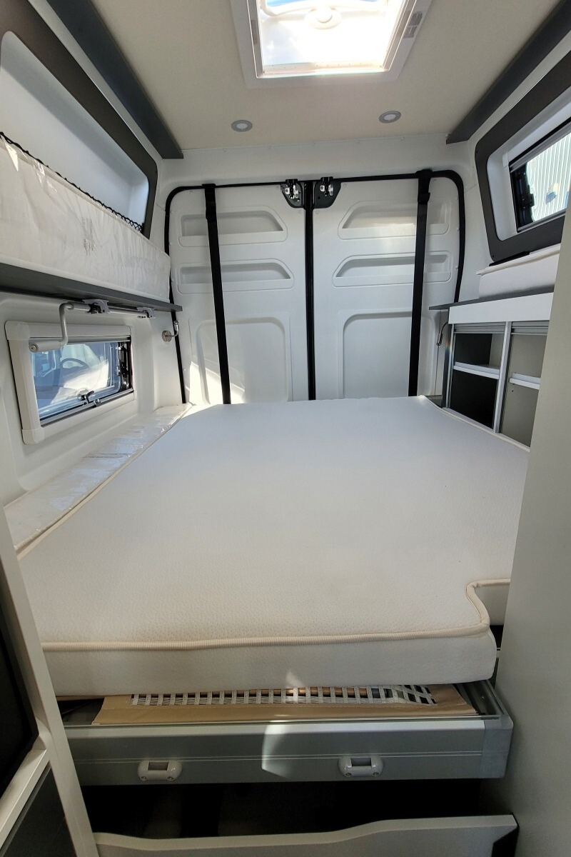 769696 23 Pilote V633M WK73BBN