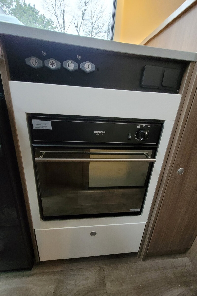 724B76 17 Carado V337ProPlus SMB30065