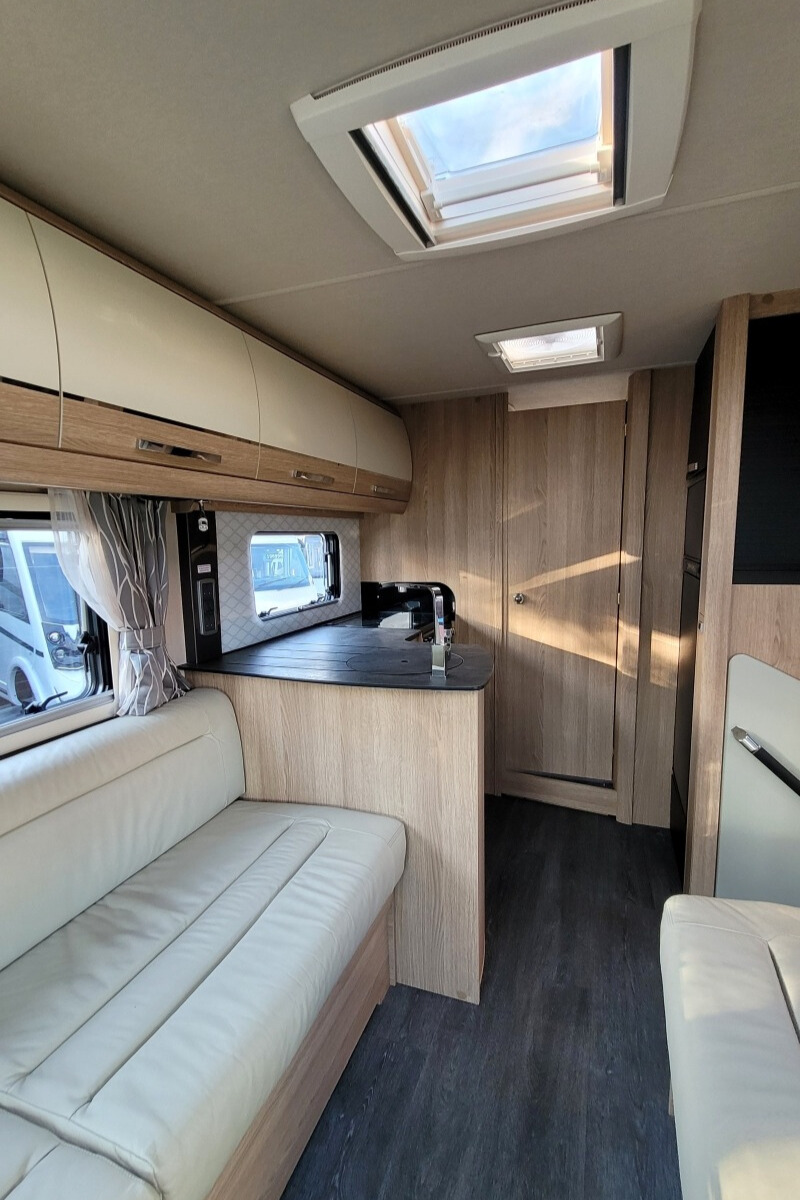 2A1F352 15 Autotrail Comanche WG25MFP