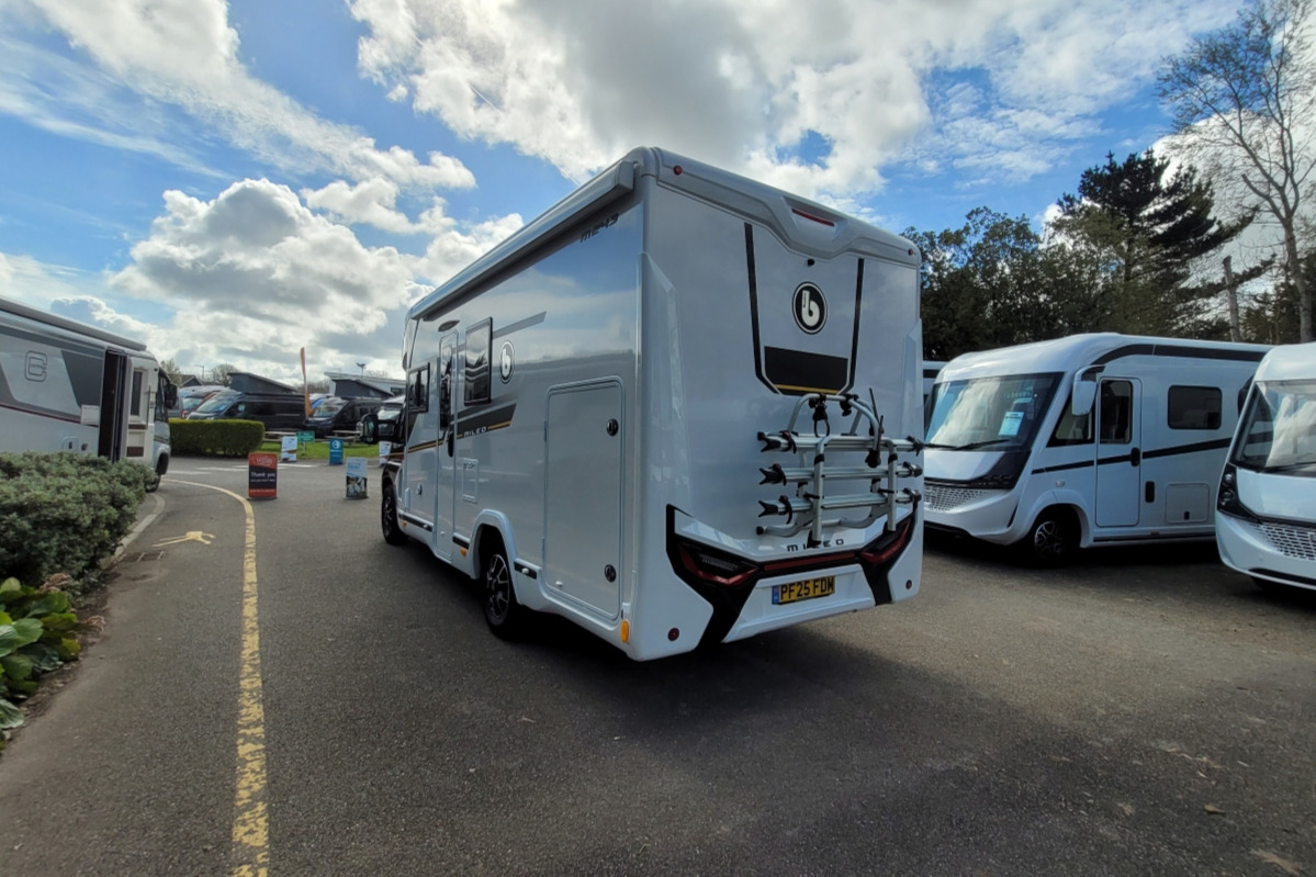 2B98FBA 04 Benimar Mileo243 PF25FDM