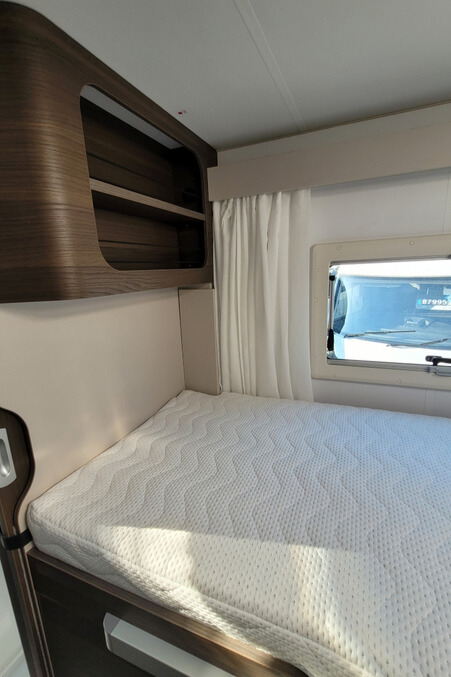 2B2DD42 21 Adria MatrixSupreme670DL WD24XRR