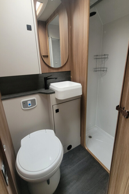 2B0849E 23 Autotrail Imala615 SMC11410