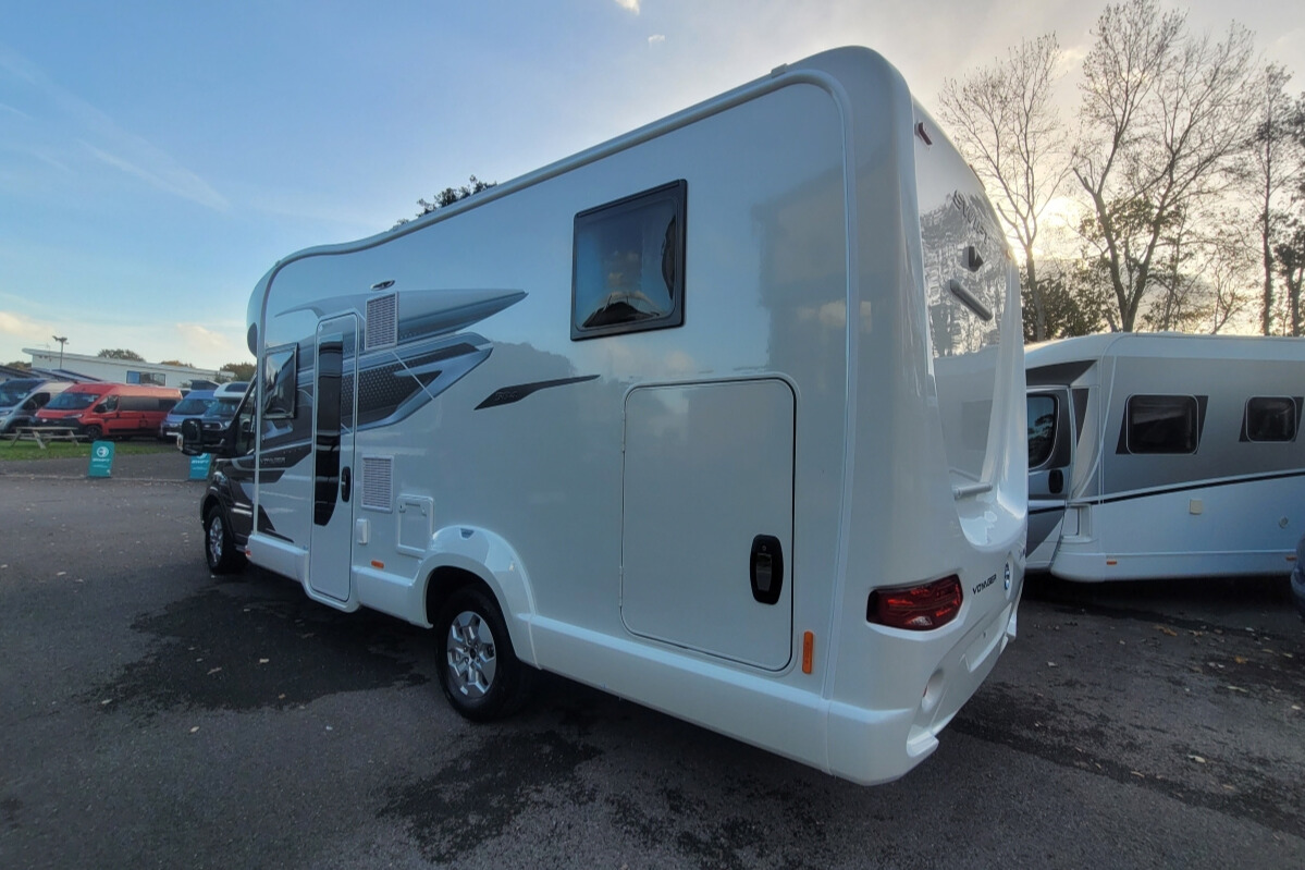 75D3F2 04 Swift Voyager584 SG39870