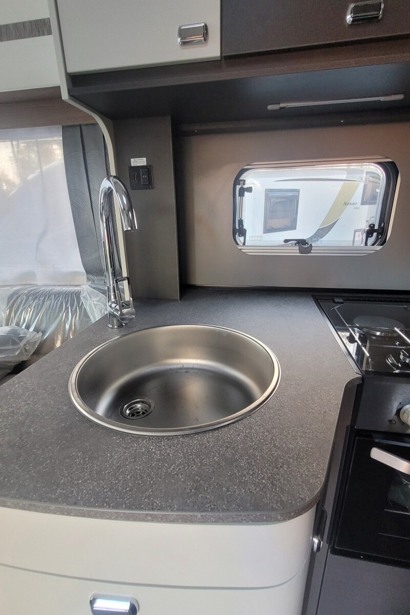 75D3F2 20 Swift Voyager584 SG39870