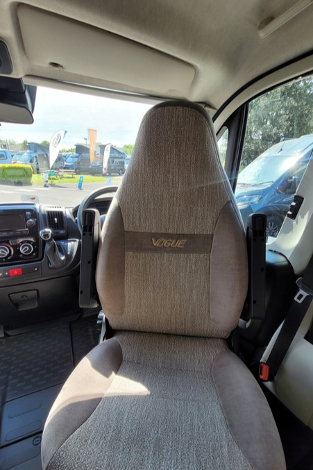 781F96 10 Elddis CV60Vogue DK70DSY