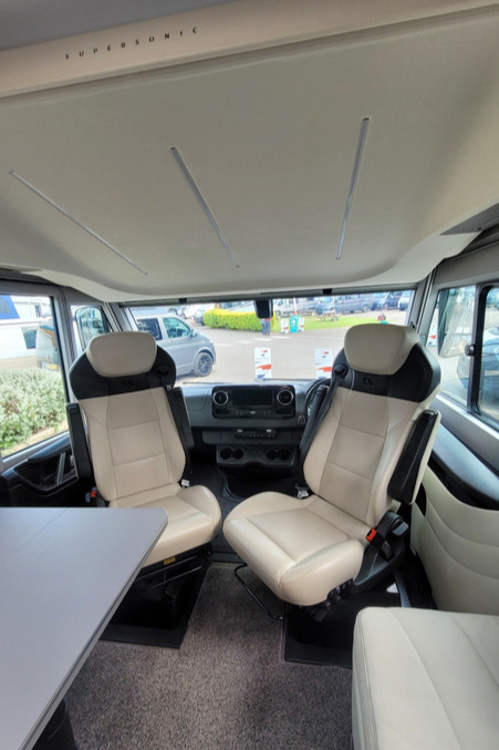 2CD74F6 09 Adria Supersonic 890LL CA23WFM