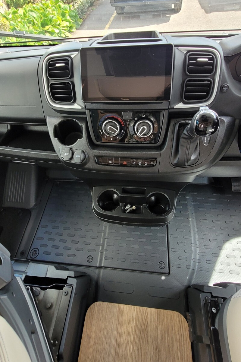 1E9757A 11 Autotrail Imala736G R2Z65802