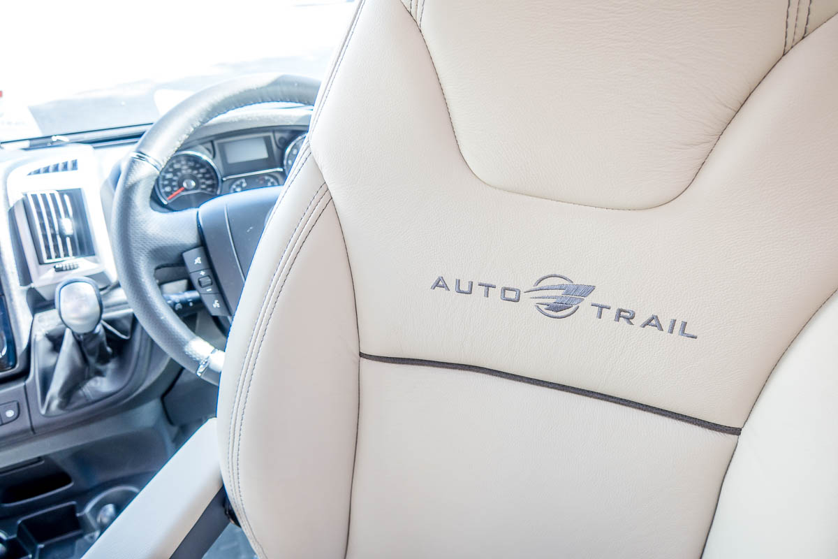 738C76 05 2019 Autotrail Comanche LC19YVV