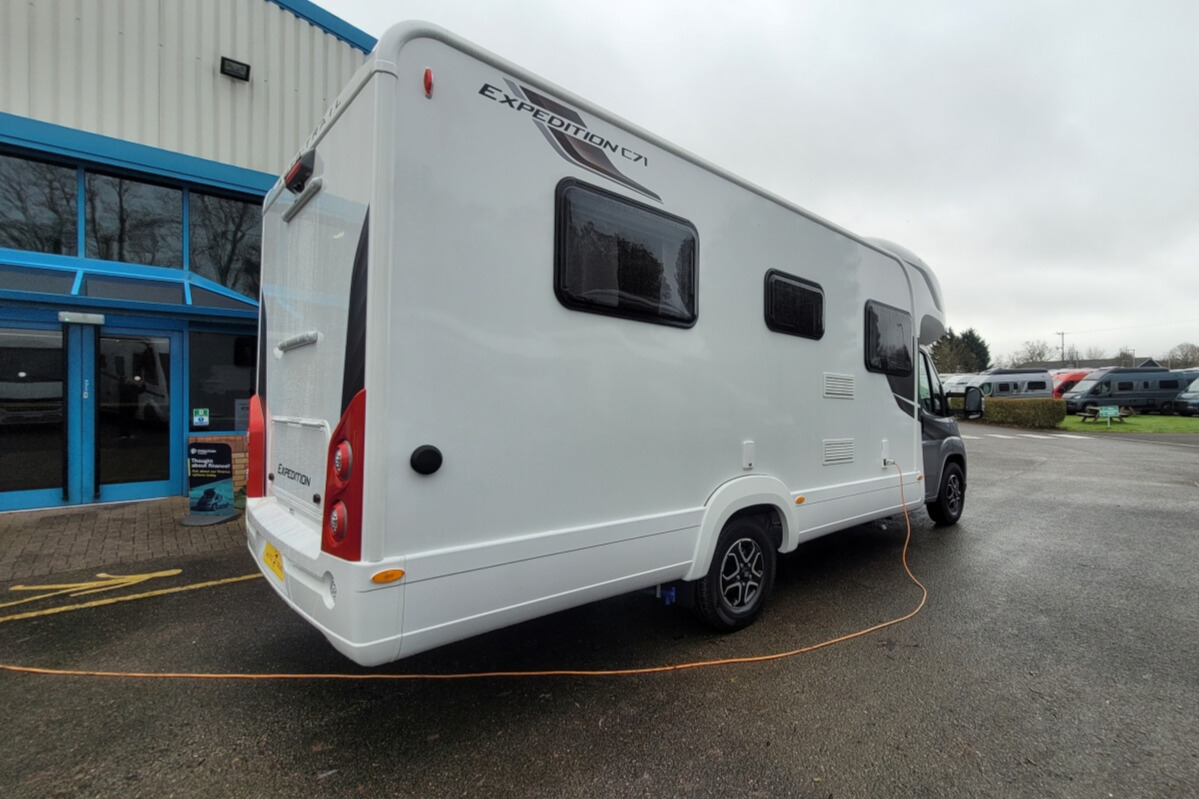 2B0846A 04 Autotrail ExpeditionC71 SMC15779