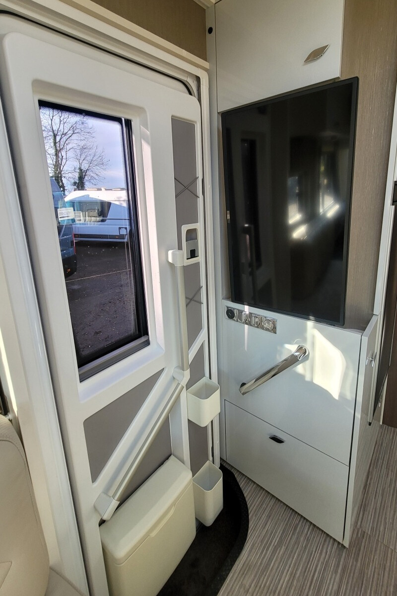 29490E6 18 Burstner EleganceI920G WR73VSY