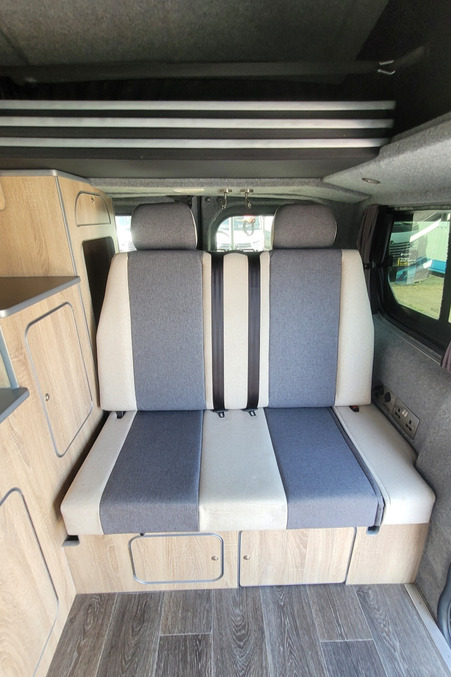 7795C6 15 Sussex Campervans DP68FRL