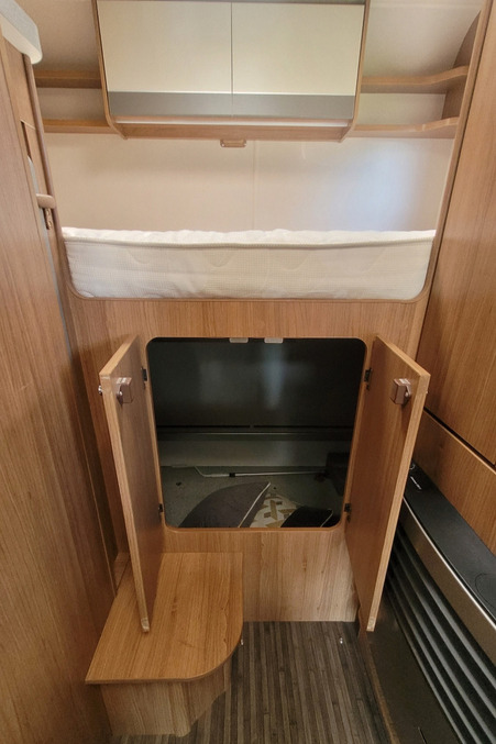 2C3988A 21 Autotrail TributeT736G WJ19TXN
