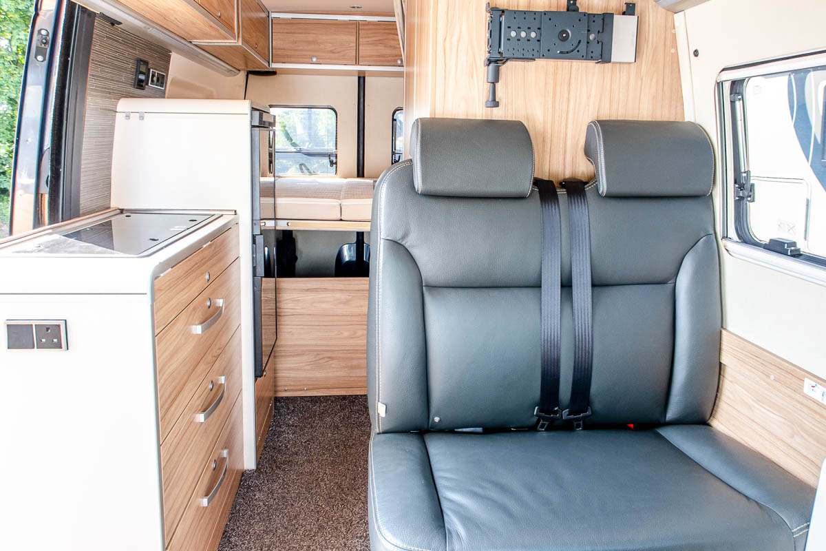 6DC2B2 16 2021 Hymer GrandCanyonS FT21EDF