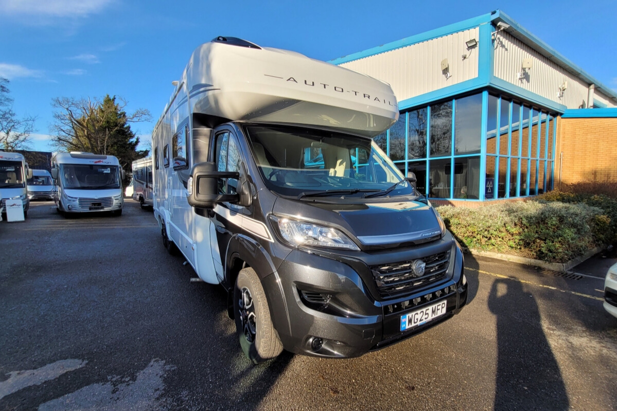 2A1F352 01 Autotrail Comanche WG25MFP